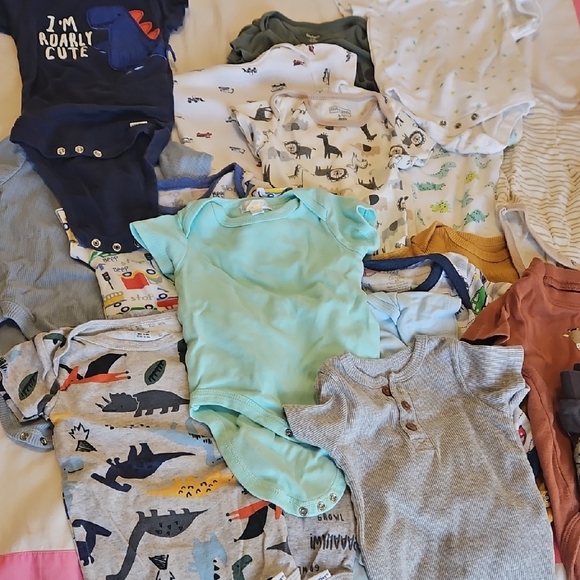 Gerber Other - Lot Of Baby Boy Onesies Size 6-9